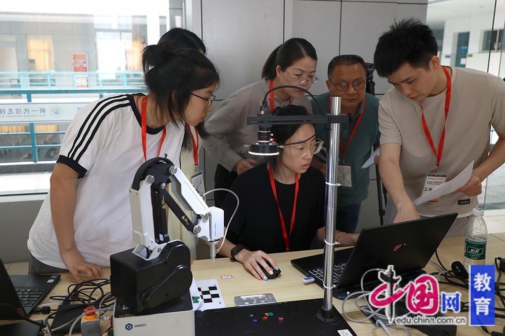 2025睿抗機器人開發(fā)者大賽江西省賽 數(shù)字文化創(chuàng)意軟件開發(fā)引領(lǐng)創(chuàng)新熱潮